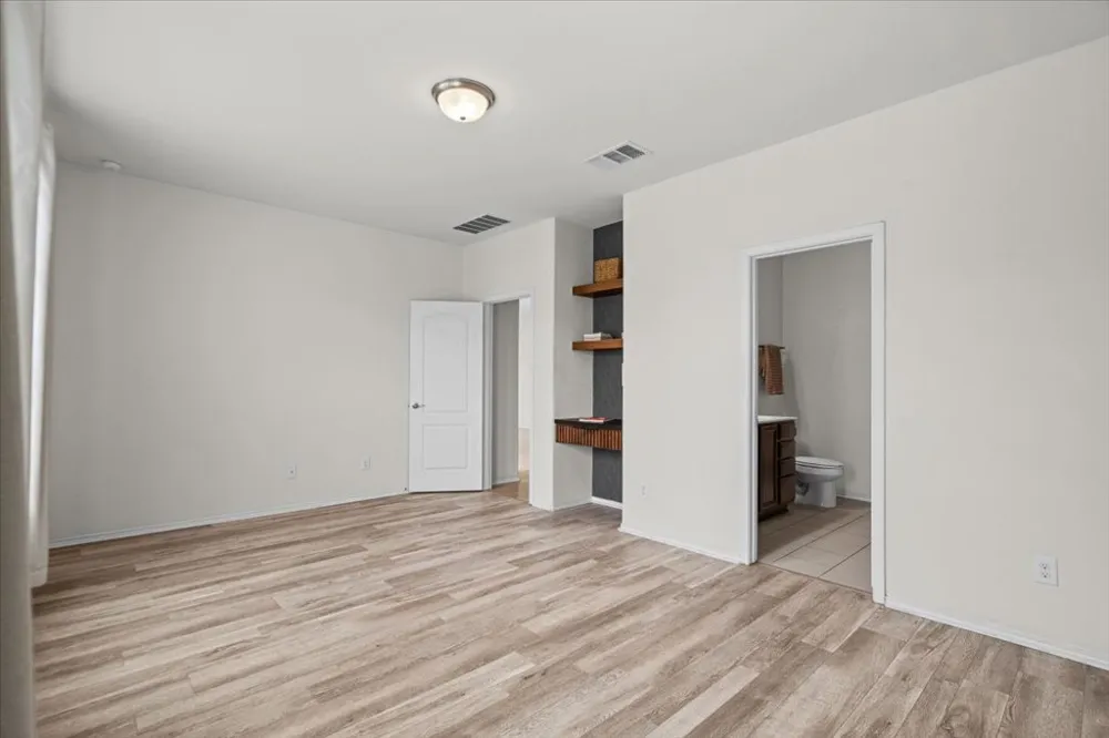 1113 Calla Lily Boulevard Leander, TX 78641