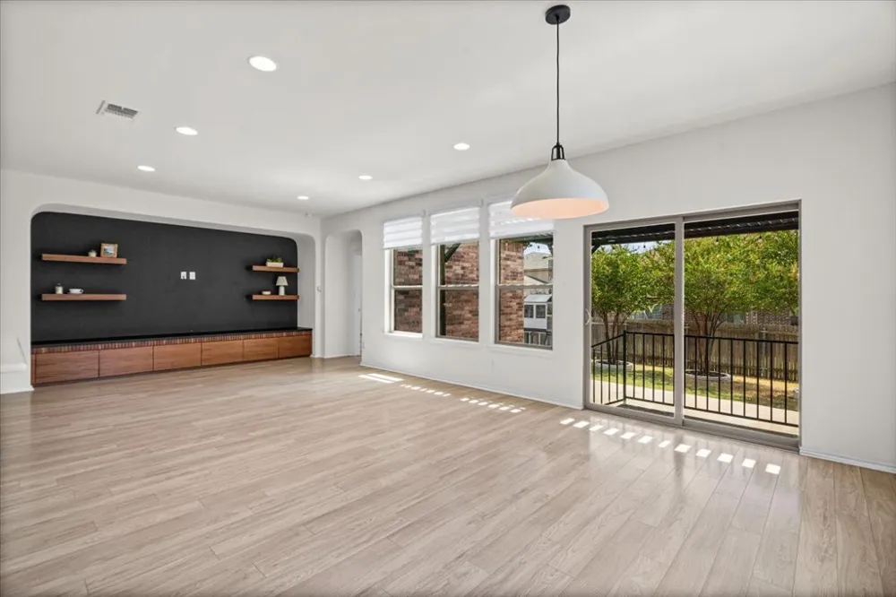 1113 Calla Lily Boulevard Leander, TX 78641