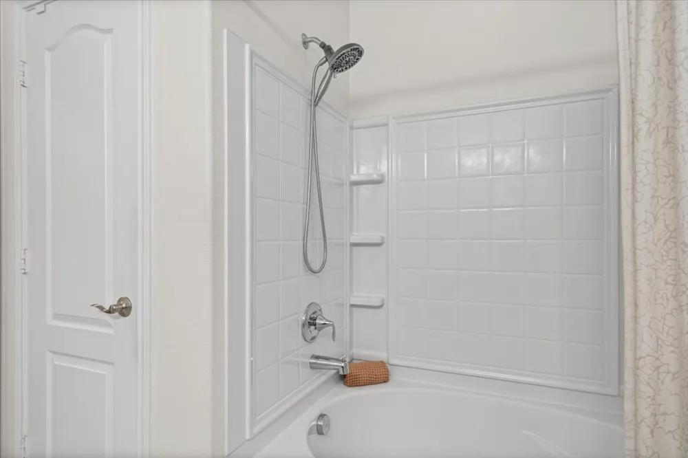 1113 Calla Lily Boulevard Leander, TX 78641