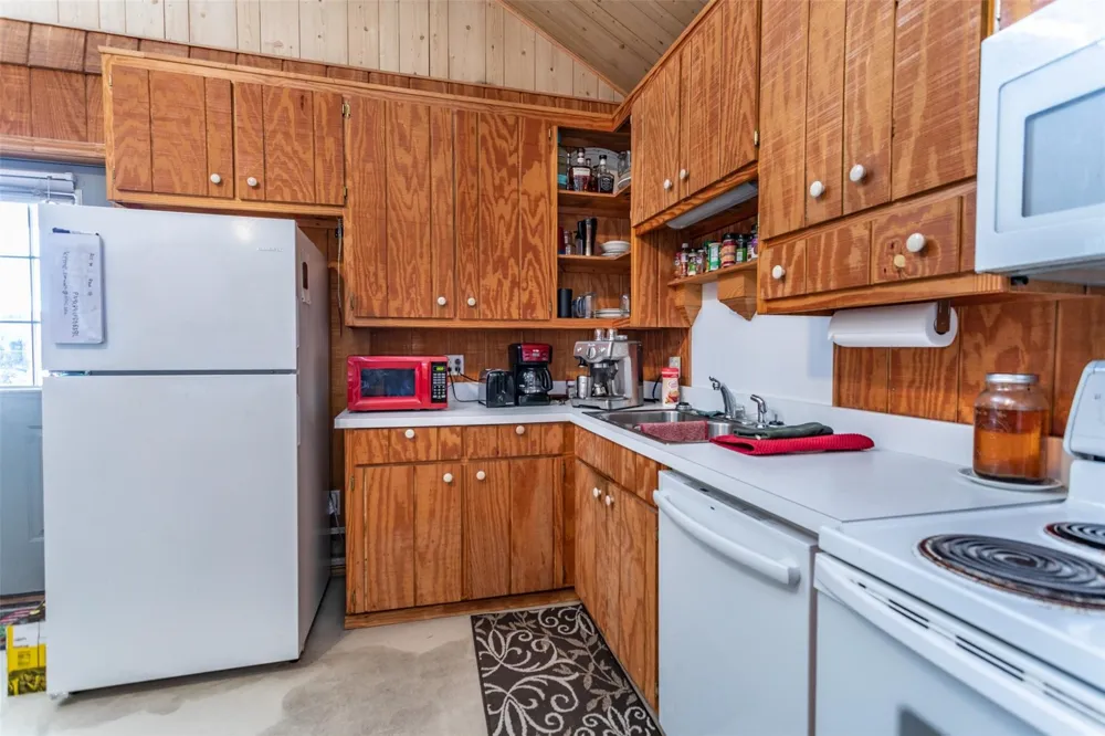 1078 R&R Lane Muenster, TX 76252