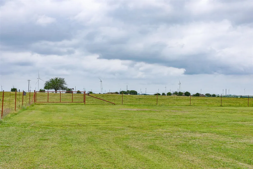 1078 R&R Lane Muenster, TX 76252