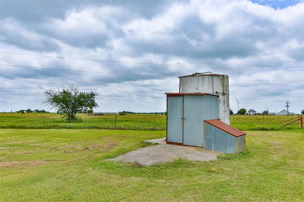 1078 R&R Lane Muenster, TX 76252