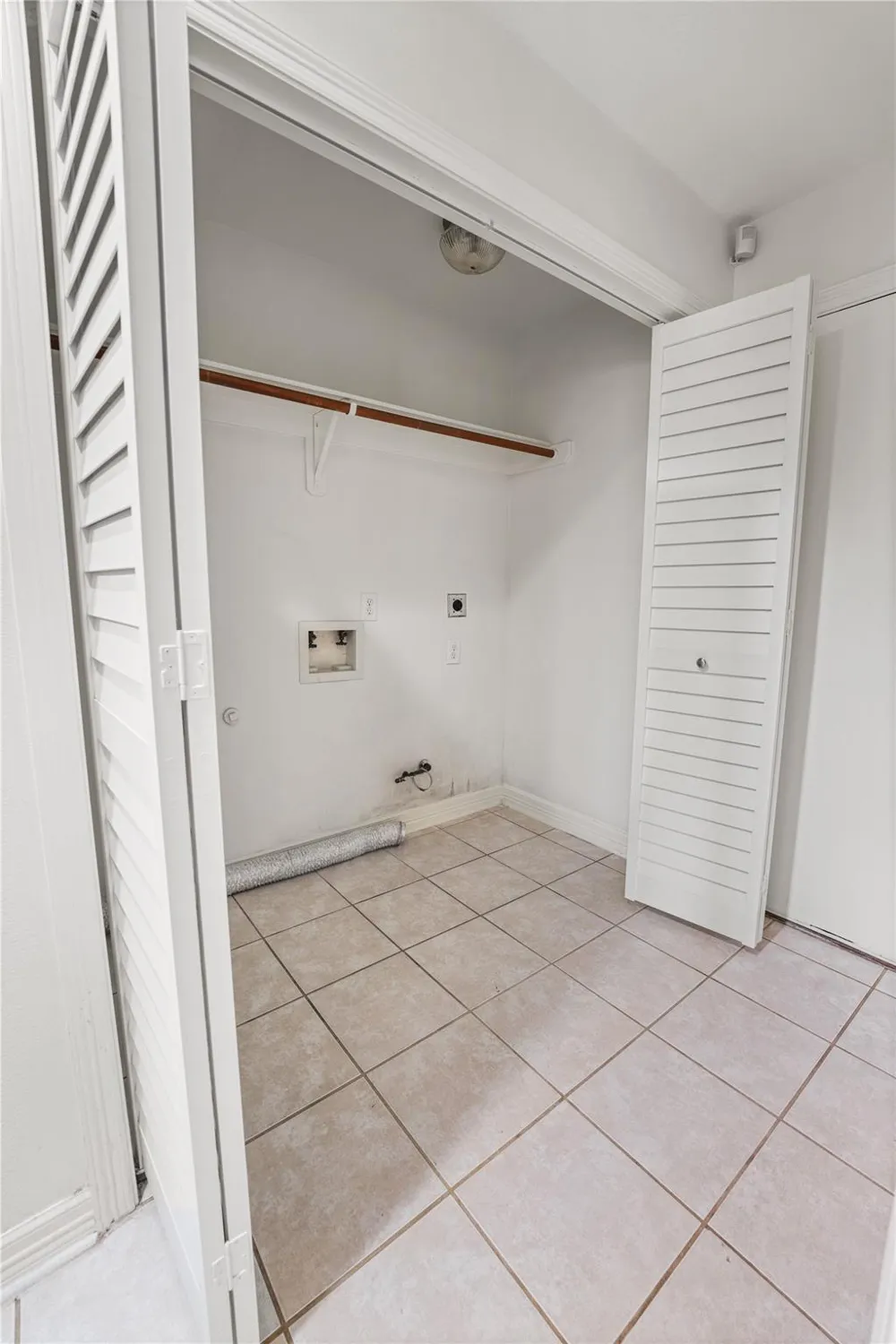 1739 French Village Drive Houston, TX 77055