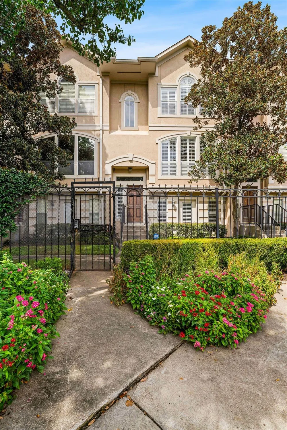 1739 French Village Drive Houston, TX 77055
