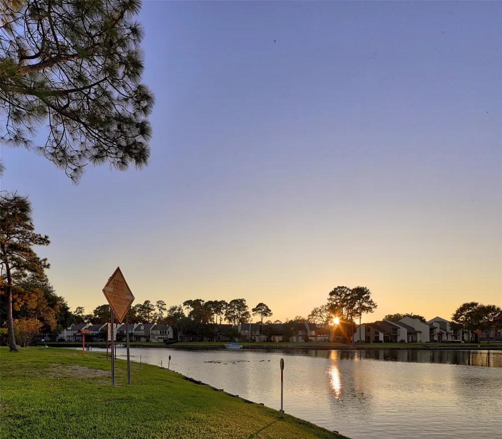 12100 Melville #104 Montgomery, TX 77356
