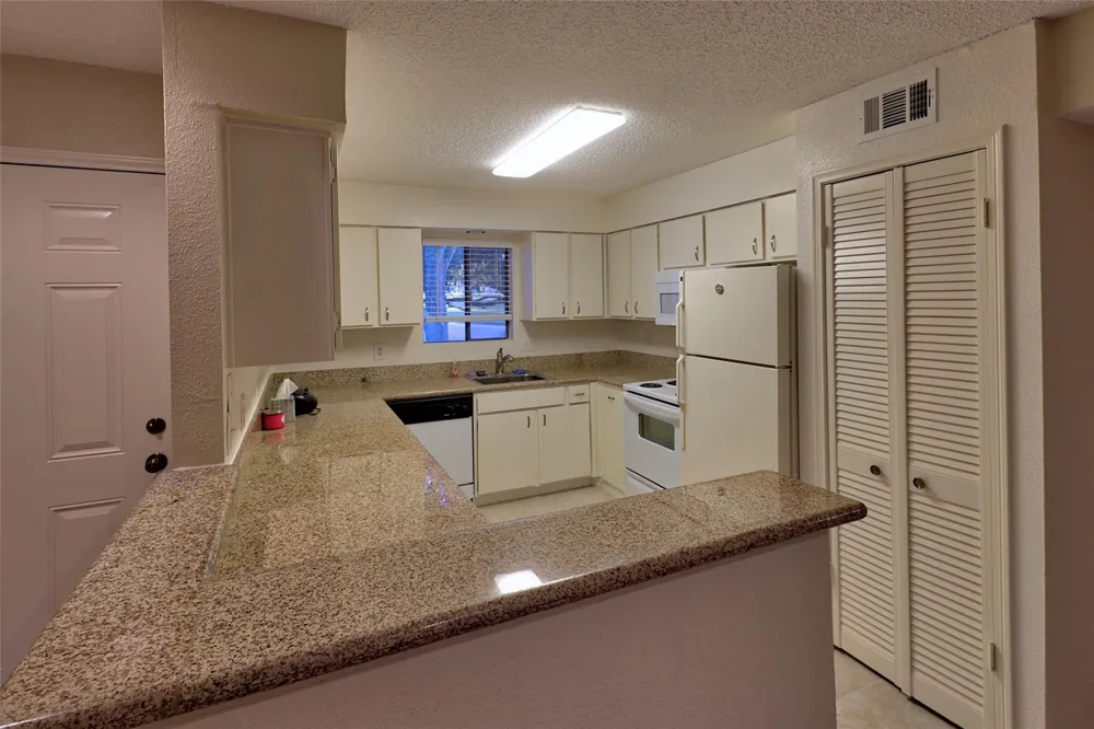 12100 Melville #104 Montgomery, TX 77356