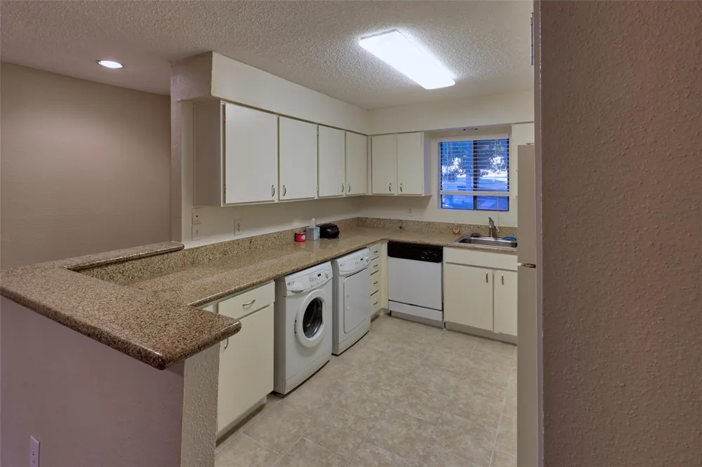12100 Melville #104 Montgomery, TX 77356