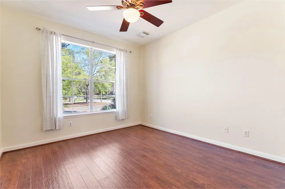 15 Larks Aire Place The Woodlands, TX 77381