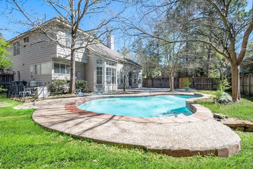15 Larks Aire Place The Woodlands, TX 77381