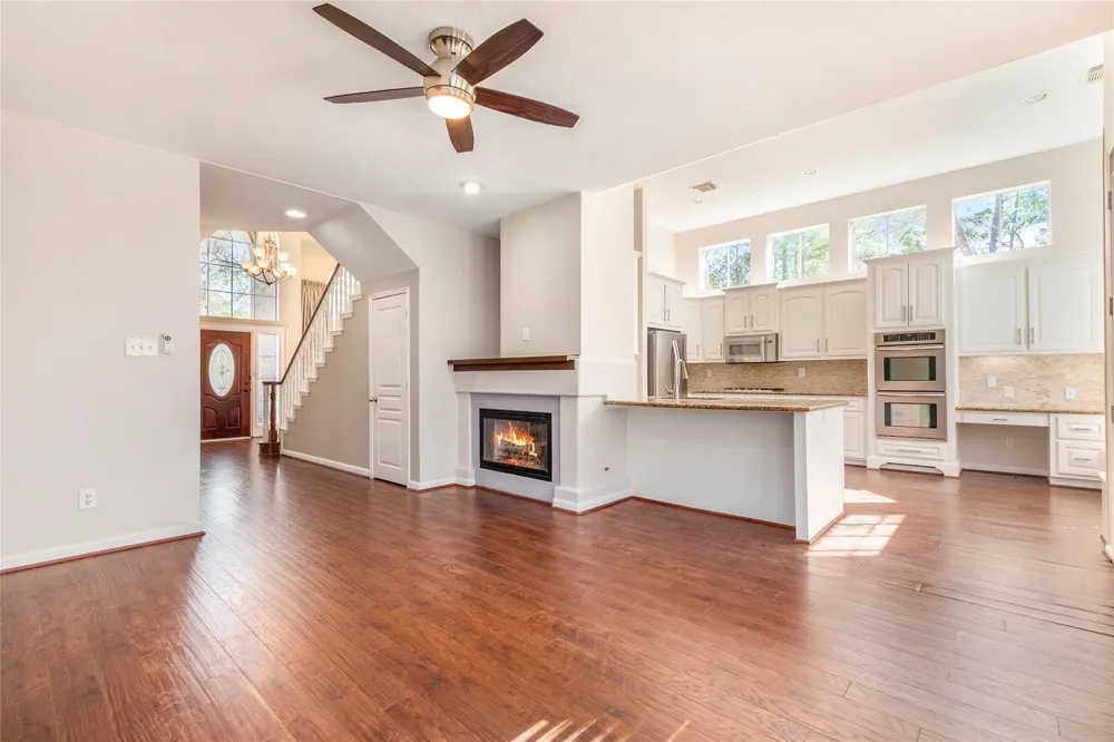 15 Larks Aire Place The Woodlands, TX 77381