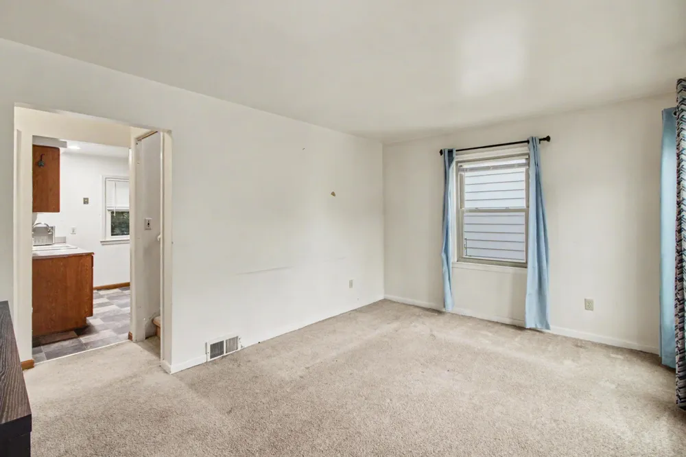 18286 Denby Street Redford, MI 48240