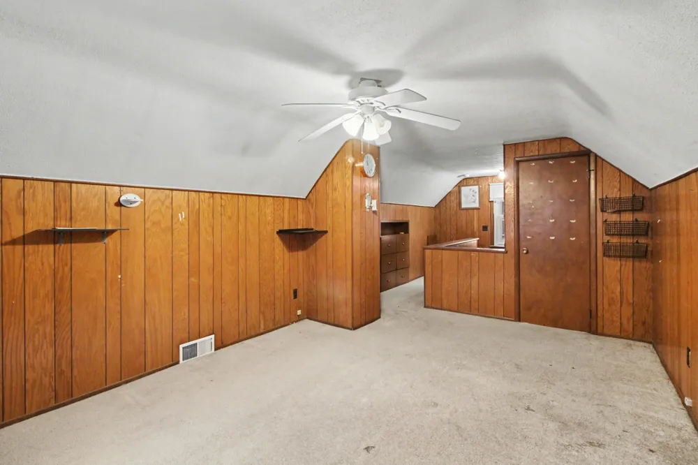 18286 Denby Street Redford, MI 48240