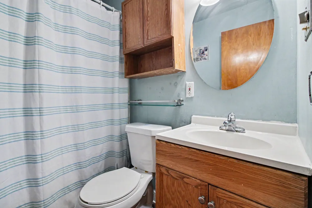 18286 Denby Street Redford, MI 48240