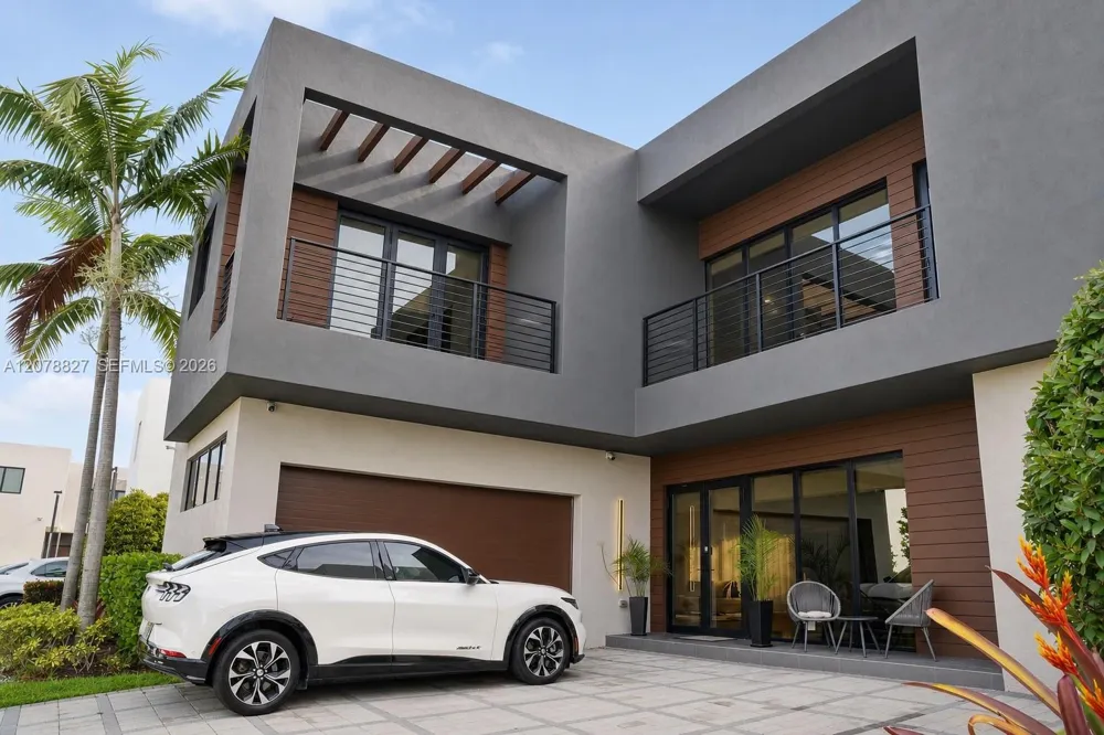 7560 NW 101st Ct #7560 Doral, FL 33178