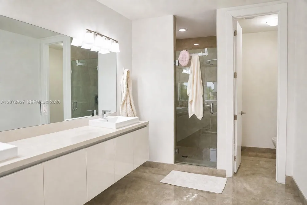 7560 NW 101st Ct #7560 Doral, FL 33178