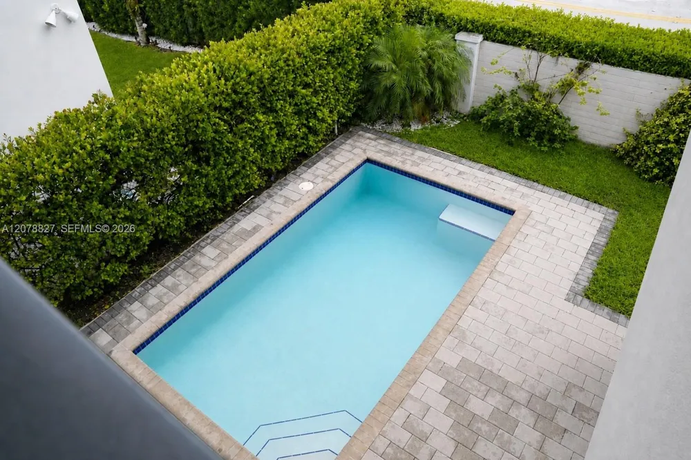 7560 NW 101st Ct #7560 Doral, FL 33178