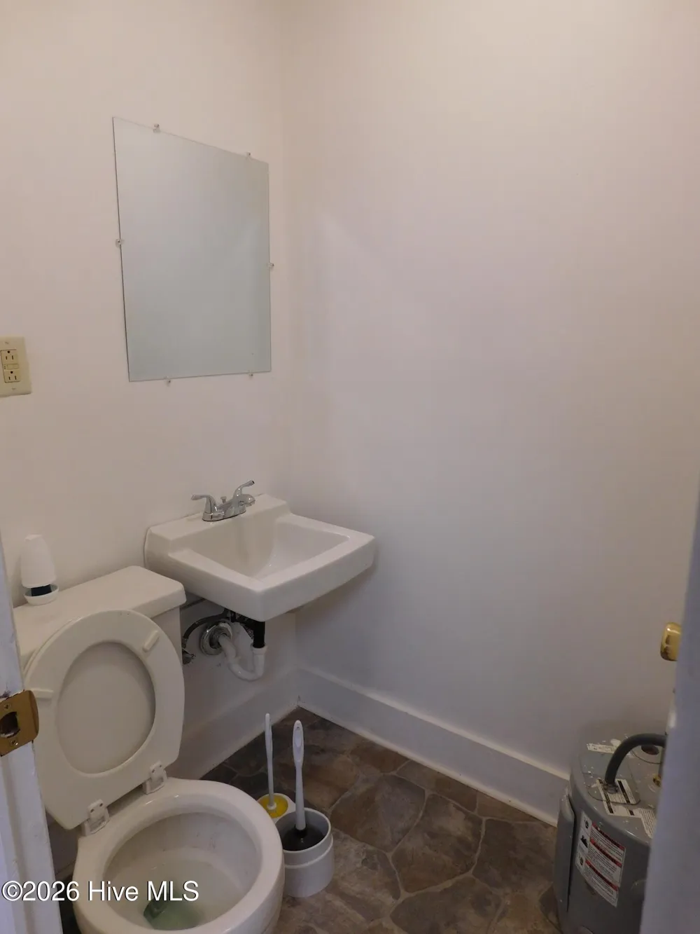 823 Queen Street #B New Bern, NC 28560