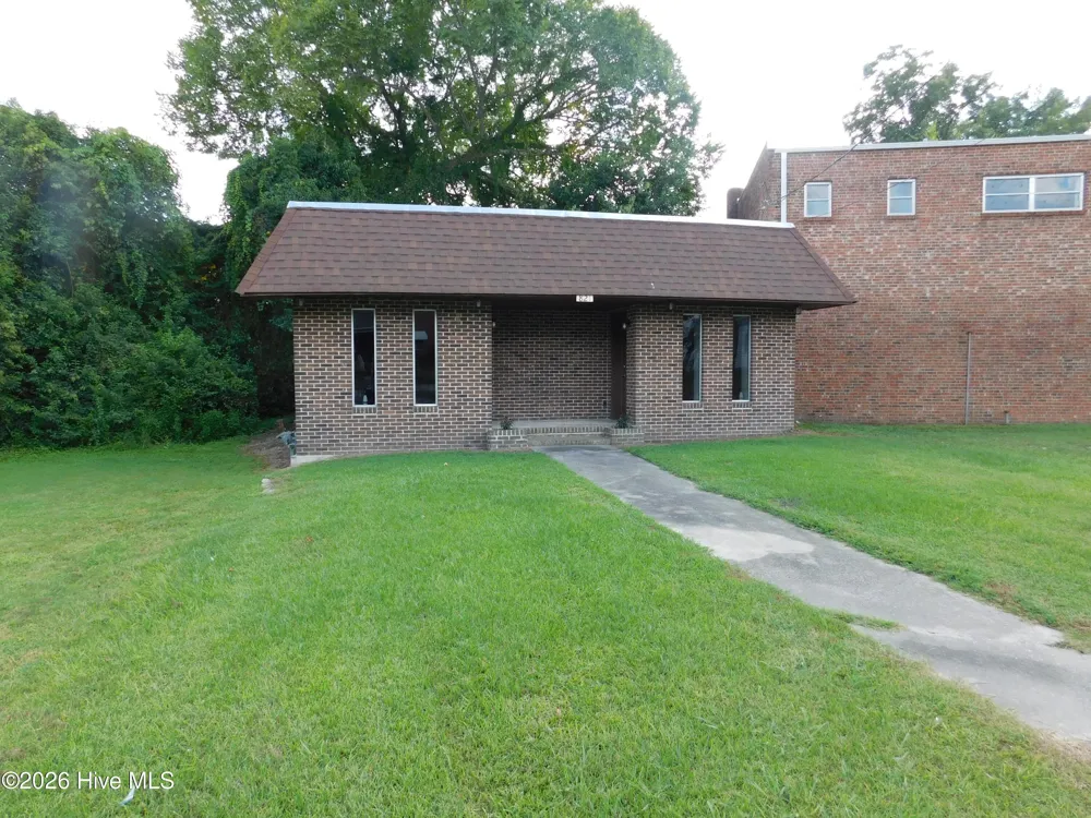 823 Queen Street #B New Bern, NC 28560