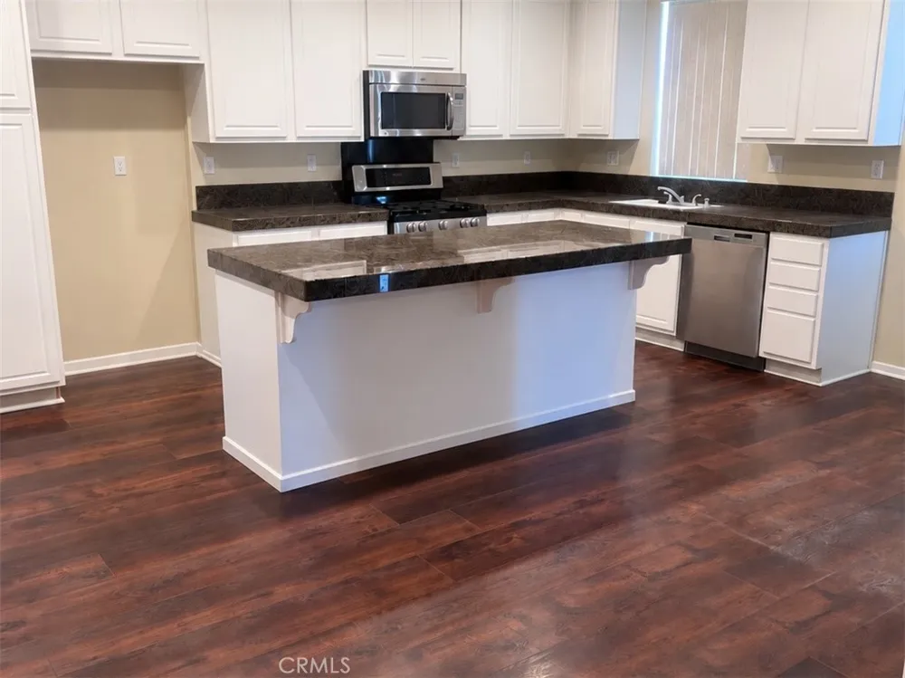 3352 Hammock Perris, CA 92571