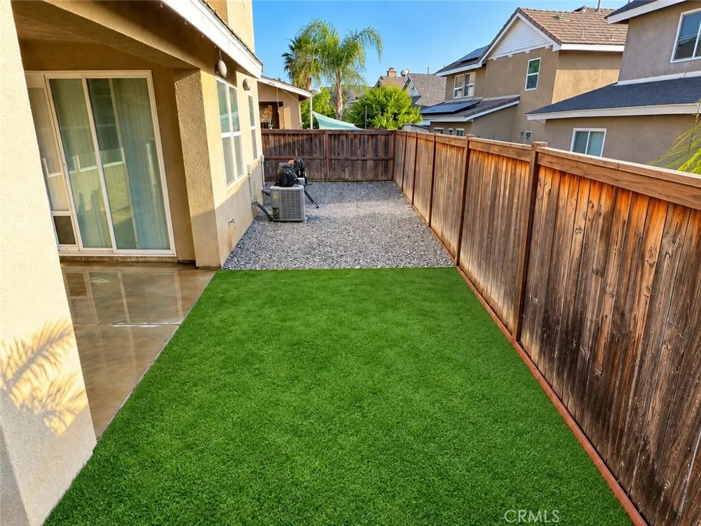 3352 Hammock Perris, CA 92571