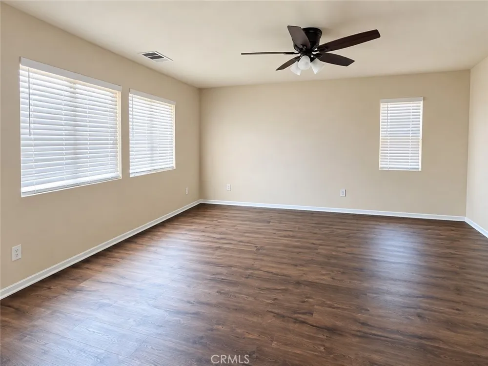 3352 Hammock Perris, CA 92571