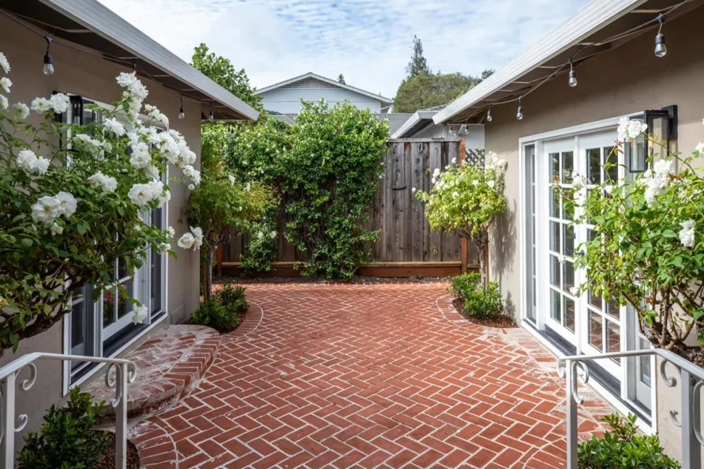 2014 Camino De Los Robles Menlo Park, CA 94025