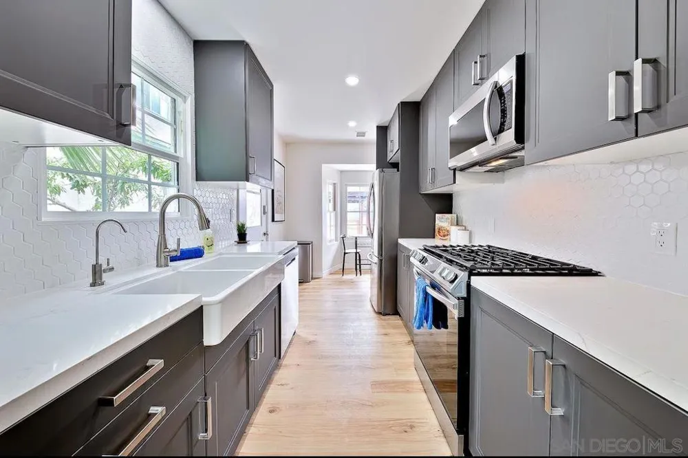 4754 Saratoga San Diego, CA 92107