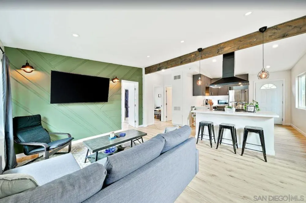 4754 Saratoga San Diego, CA 92107