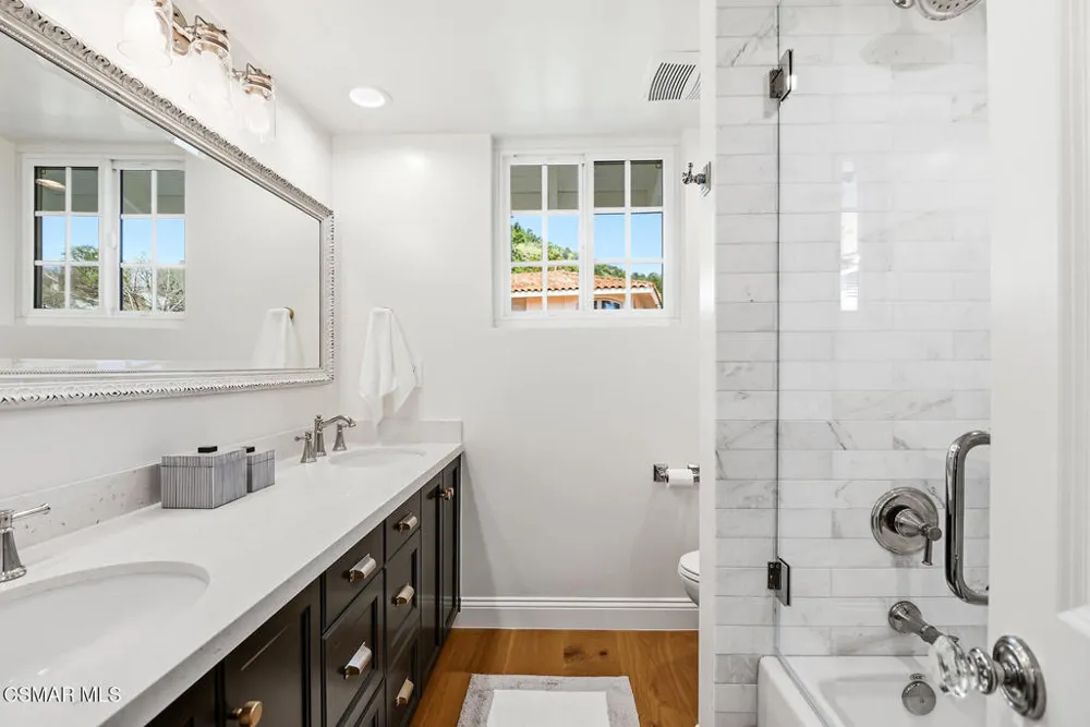 1944 Stonesgate Street Thousand Oaks, CA 91361
