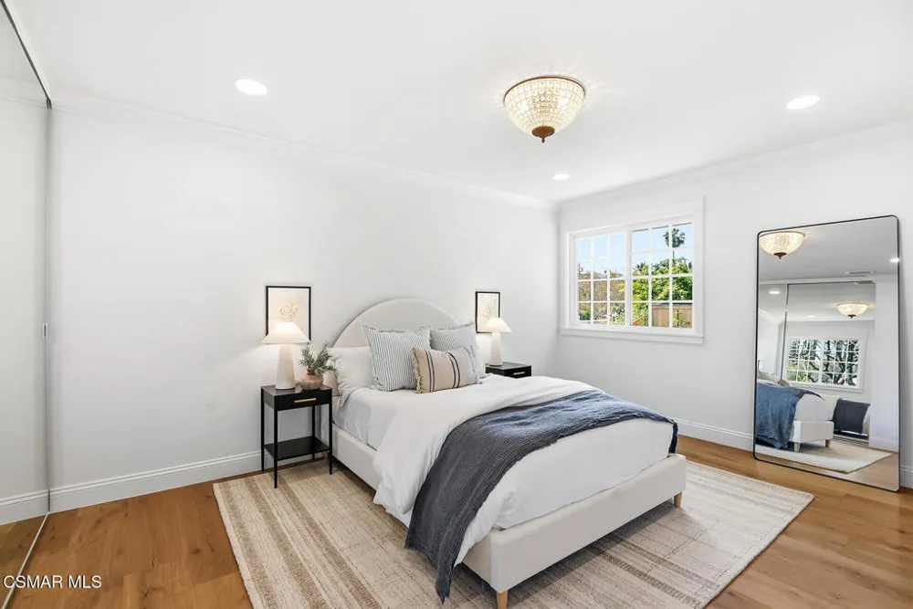 1944 Stonesgate Street Thousand Oaks, CA 91361