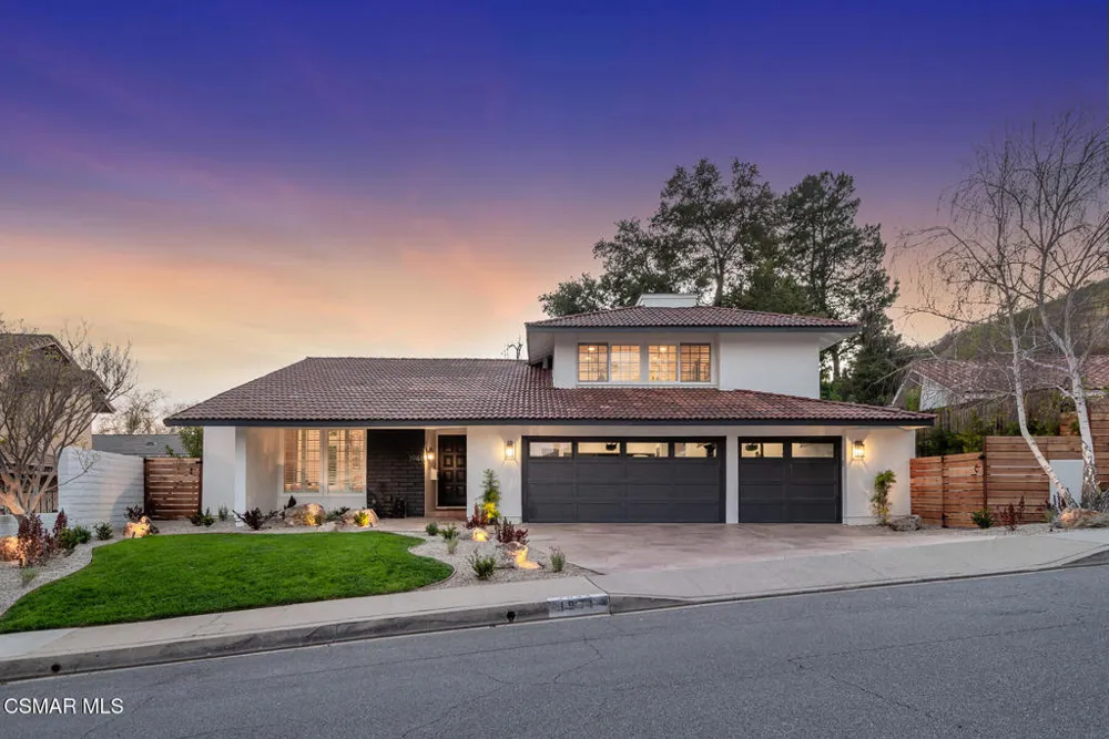 1944 Stonesgate Street Thousand Oaks, CA 91361