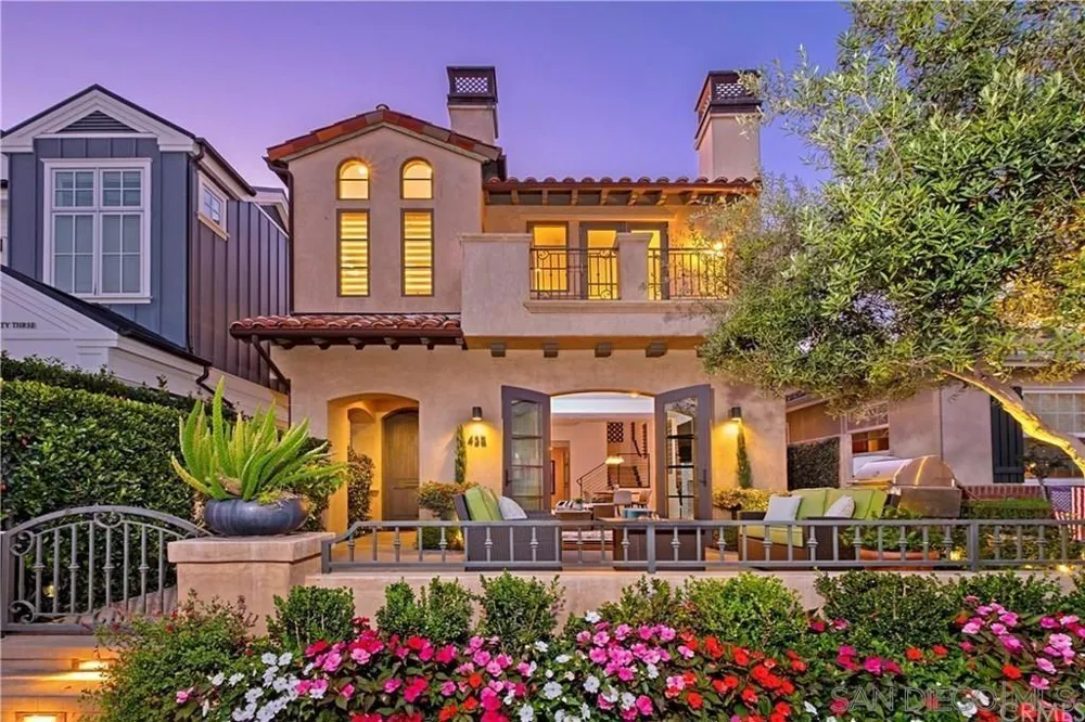 435 Carnation Ave Corona del Mar, CA 92625