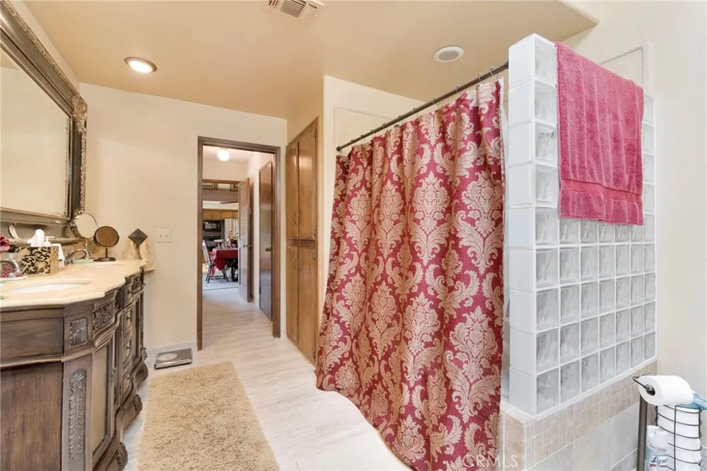 11801 Mckelvy Clovis, CA 93619
