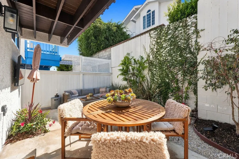 1121 Stanford Redondo Beach, CA 90278