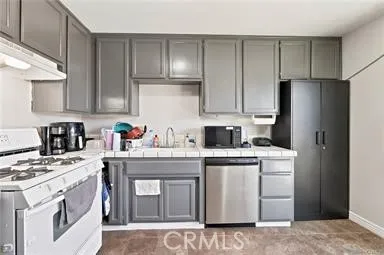 8924 Loop California City, CA 93505