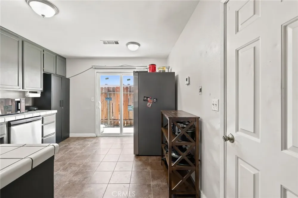 8924 Loop California City, CA 93505