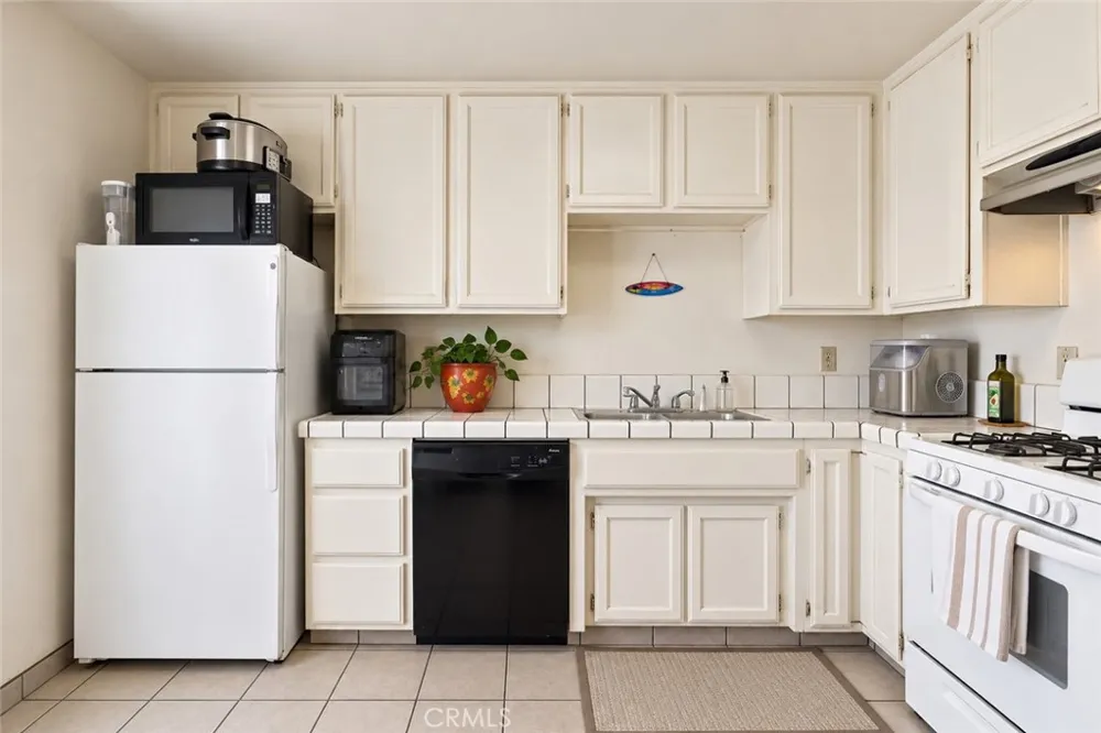 8924 Loop California City, CA 93505