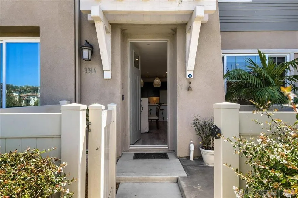 3316 Campo Azul Ct Carlsbad, CA 92010