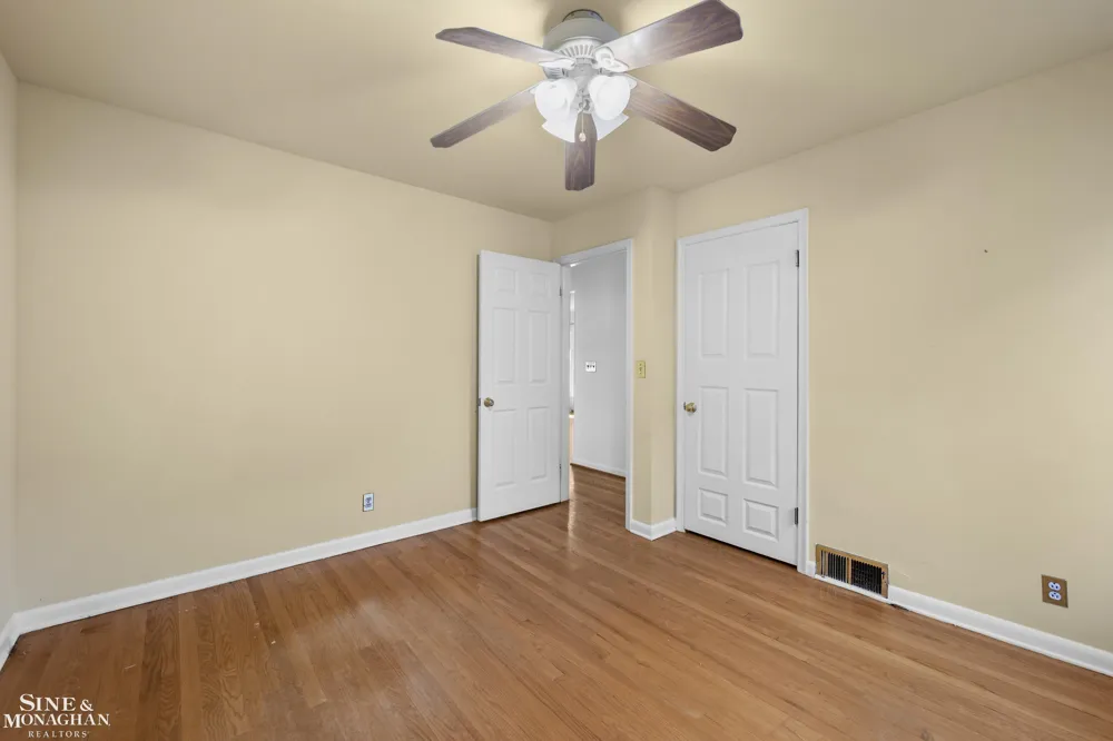 20631 Wedgewood Drive Grosse Pointe Woods City, MI 48236