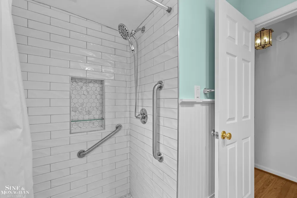 20631 Wedgewood Drive Grosse Pointe Woods City, MI 48236