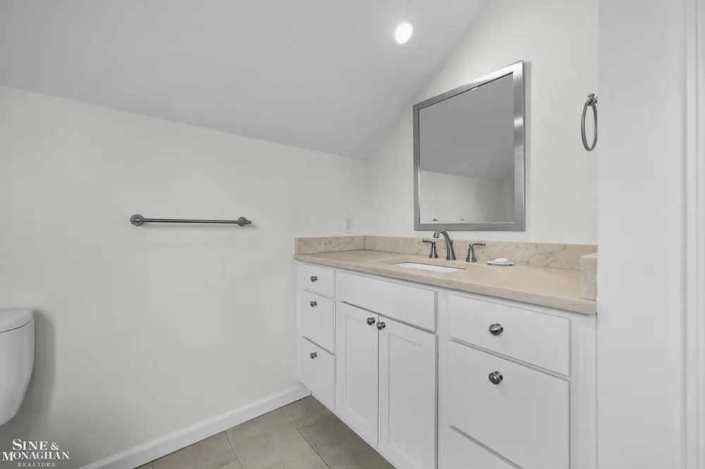 20631 Wedgewood Drive Grosse Pointe Woods City, MI 48236