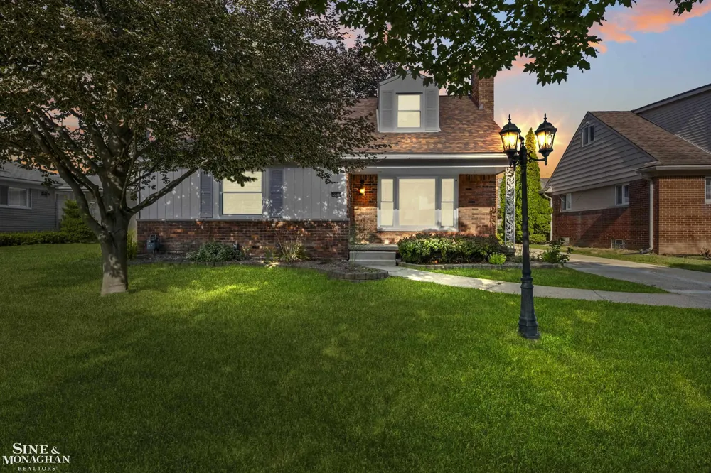 20631 Wedgewood Drive Grosse Pointe Woods City, MI 48236
