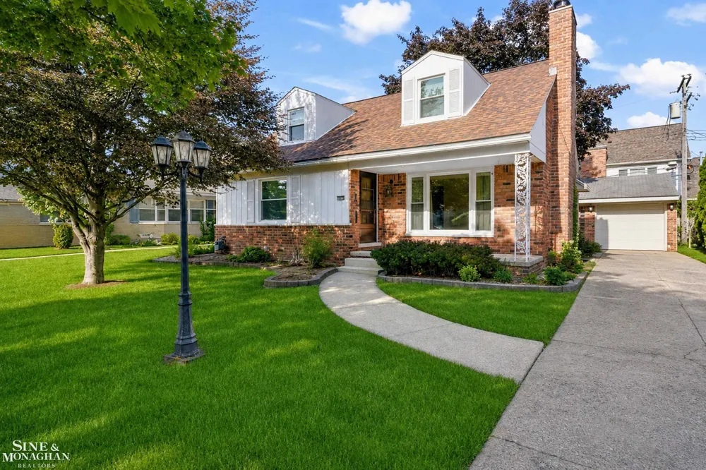 20631 Wedgewood Drive Grosse Pointe Woods City, MI 48236