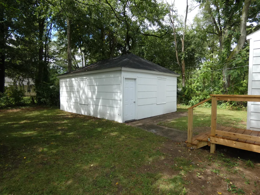 1330 Bishop Avenue Benton Harbor City, MI 49022