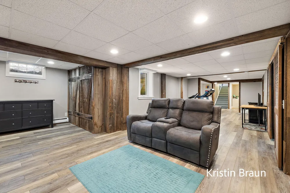 4078 Highgate Road Norton Shores City, MI 49441