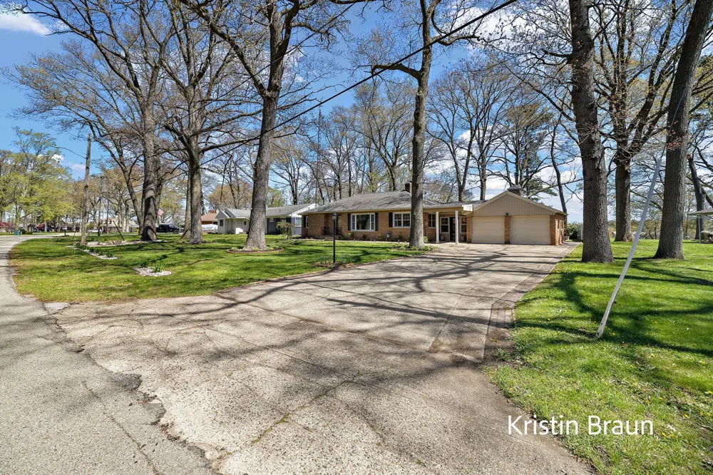 4078 Highgate Road Norton Shores City, MI 49441