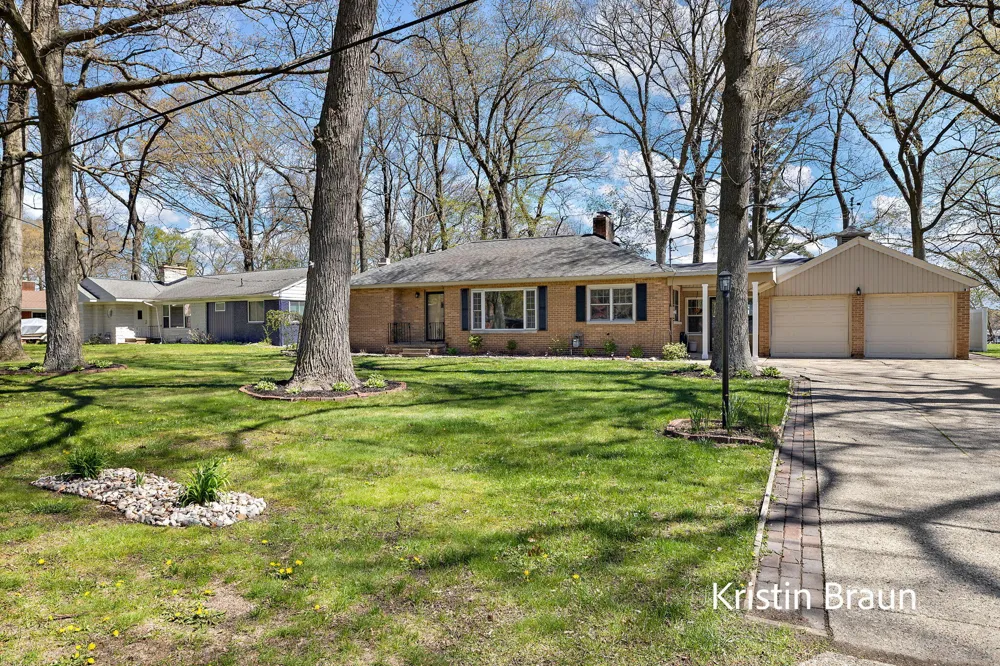 4078 Highgate Road Norton Shores City, MI 49441