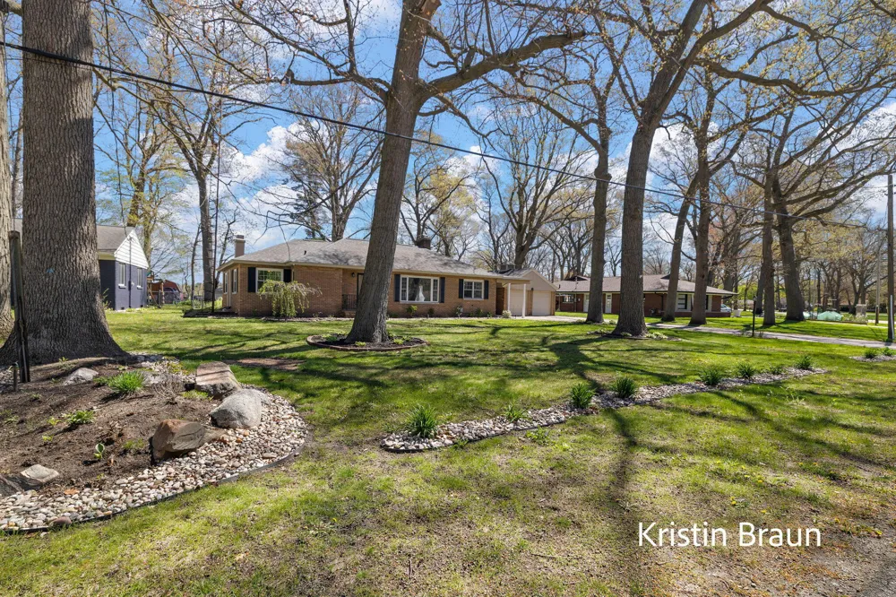 4078 Highgate Road Norton Shores City, MI 49441