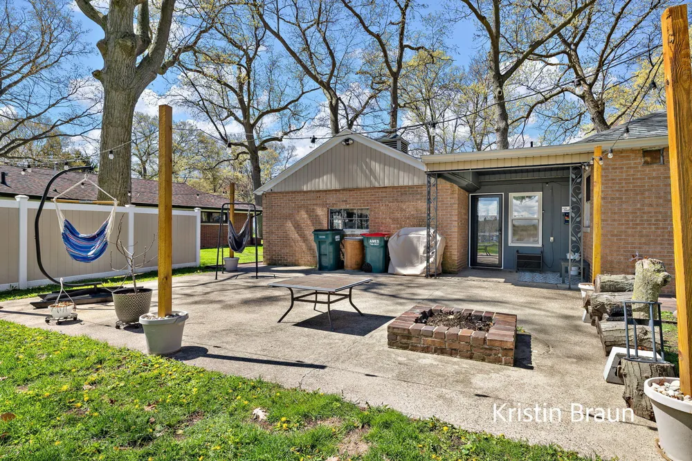 4078 Highgate Road Norton Shores City, MI 49441