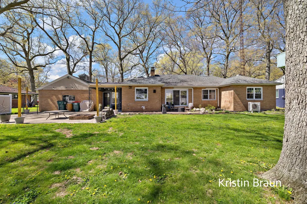 4078 Highgate Road Norton Shores City, MI 49441